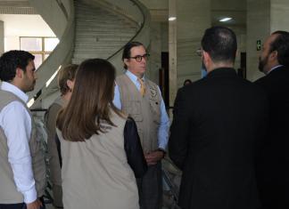 Carlos Ayala Corao en el cuarto día de recepción de expedientes de aspirantes a fiscal general en la sede del Organismo Judicial. Foto La Hora: Daniel Ramírez