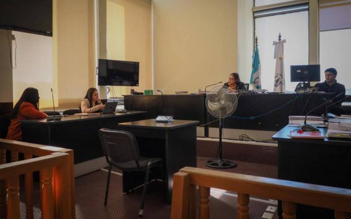 La exdiputada Aracely Chavarría podrá salir del país luego que la jueza Abelina Cruz le retirara la prohibición. Foto La Hora: Daniel Ramírez