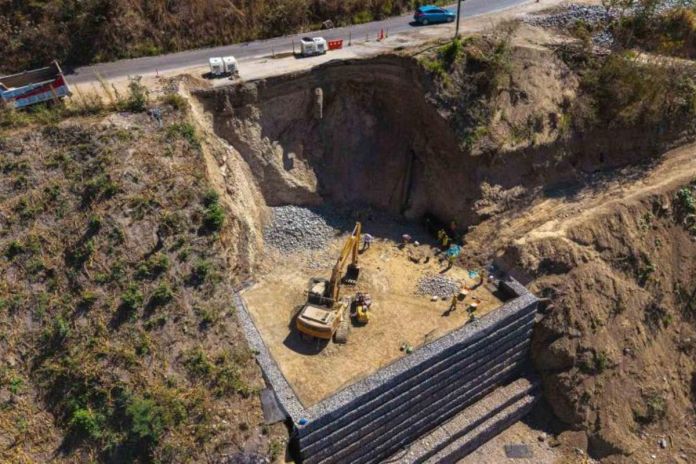Ruta que conduce a Jalapa en donde anunciaron el cierre vial para el fin de semana. Foto La Hora: CIV