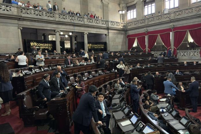 El Comité Coordinador de Asociaciones Agrícolas, Comerciales, Industriales y Financieras (CACIF) pide al Congreso elegir magistrados idóneos para el TSE. Foto La Hora: José Orozco