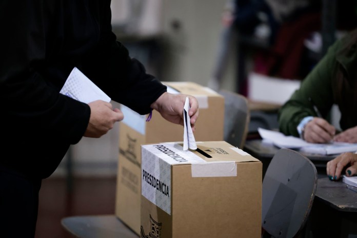Los costarricenses participan este domingo en las elecciones generales para escoger a su presidente y los 57 diputados de la Asamblea Legislativa.