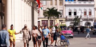 Cuba comenzó a cerrar algunos hoteles y a trasladar a los turistas a otras instalaciones como parte de las medidas adoptadas ante el asedio petrolero de EE.UU.