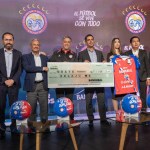 De izquierda a derecha: Carlos Granados, gerente de mercadeo BANRURAL; Juan Luis Fonseca, gerente general BANRURAL; José Carlos López, presidente de Xelajú MC, Jorge Mario Ruiz, subgerente general de Banca Personas BANRURAL: Velman Giron, gerente Macro Regional BANARURAL; y Sergio Rodas, gerenTe regional de Quetzaltenango BANRURAL. Foto: Cortesía BANRURAL.