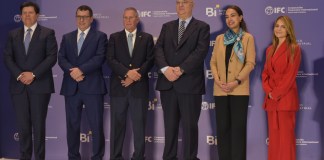 De izquierda a derecha: Luis Prado, gerente División Banca Corporativa e Internacional Banco Industrial; Luis Lara Grojec, gerente general y director corporativo Banco Industrial; Ramiro Castillo, presidente Corporativo Banco Industrial; Vittorio Di Bello, director de instituciones financieras para Europa, América Latina y el Caribe IFC; Sanaa Abouzaid, directora de división México para Centroamérica IFC; Andrea Triana, investment officer IFC. Foto: La Hora/ José Orozco.