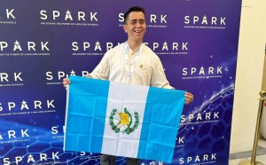 Docente guatemalteco es incluido dentro de los 50 mejores del mundo en el Global Teacher Prize 2026