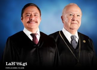 El magistrado suplente de la CC Rony López