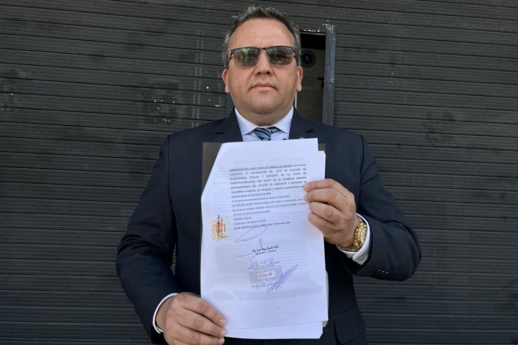 Abogado Erick Castillo presenta una cuarta acción para que se respete el derecho a elegir de las ciencias afines, en la votación del CANG el 4 de febrero. Foto La Hora: José Orozco