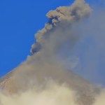Volcán de Fuego mantiene actividad