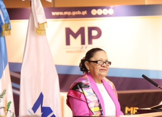 La fiscal general del Ministerio Público (MP), Consuelo Porras, estaría involucrada en la adopción ilegal de 80 personas.