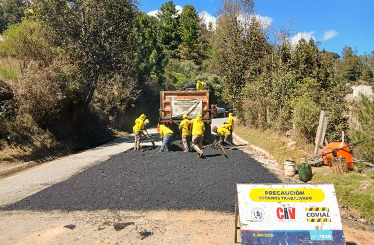 Bacheos y proyectos de red terciaria serán parte de trabajos del CIV para acceso a escuelas asegura Arévalo.