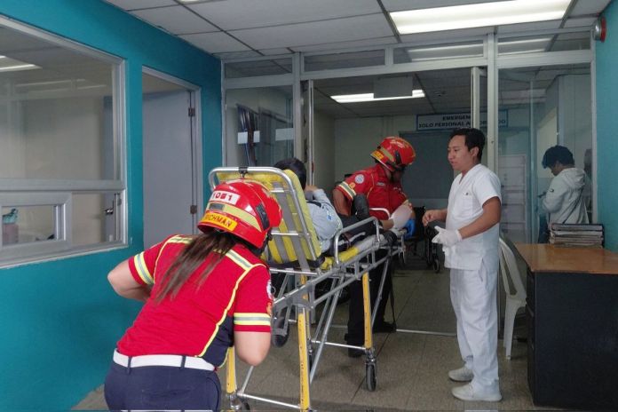 Guardia de seguridad privada trasladado a un centro asistencial tras incidente armado. Foto La Hora: CBM