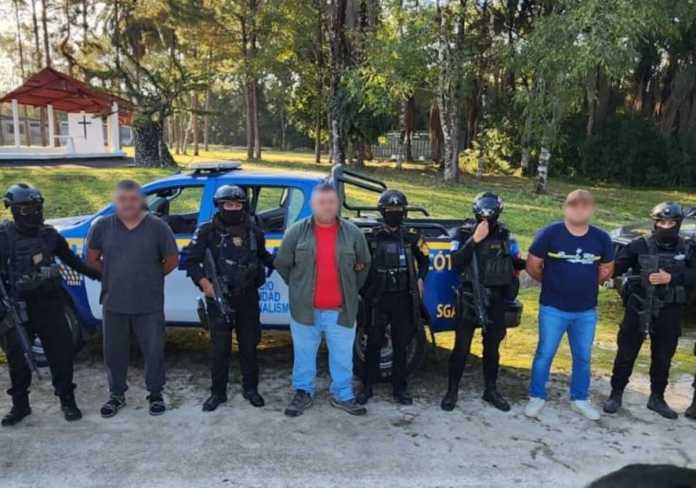 Capturan a tres extraditables por trafico de cocaína desde 2006 tras operativo en Petén.