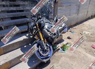 Incidente con un motociclista en la ruta interamericana donde un niño perdió la vida. Foto La Hora: Bomberos Municipales Departamentales Sumpango, Sacatepéquez