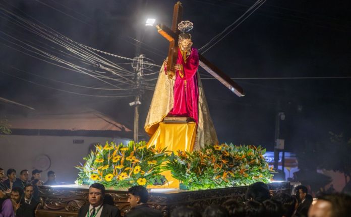 Jesus del Desamparo Las primeras procesiones y otras actividades religiosas han comenzado en La Antigua Guatemala antes de arrancar la Cuaresma y Semana Santa. Foto La Hora: municipalidad La Antigua