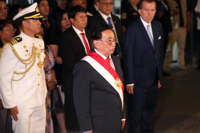 Perú lleva 8 presidentes en diez años