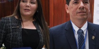 Julia Marisol Rivera, electa como magistrada titular ante la CC por el CSU; y Jose Luis Aguirre Pumay como magistrado suplente. Foto La Hora: Daniel Ramírez