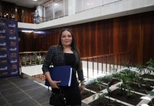 La magistrada electa Julia Rivera llegó a las instalaciones de la Usac el pasado 6 de febrero a entregar el expediente en el que habría incorporado documentos falsos. Foto La Hora: Daniel Ramírez.