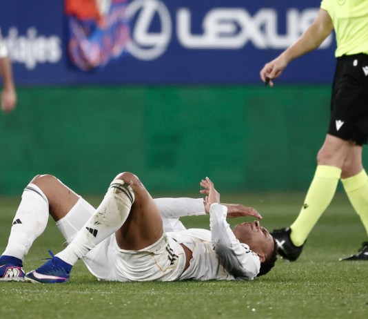 Mbappé se ausentaría del partido entre Real Madrid y Benfica debido a nuevas molestias en su rodilla izquierda.