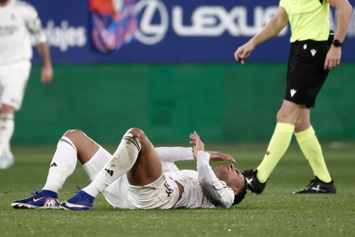 Kylian Mbappé Mbappé se ausentaría del partido entre Real Madrid y Benfica debido a nuevas molestias en su rodilla izquierda.