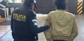 Capturan a alias “La Chenca”, señalada como presunta integrante de la mara 18 y requerida por cinco juzgados por el delito de extorsión.