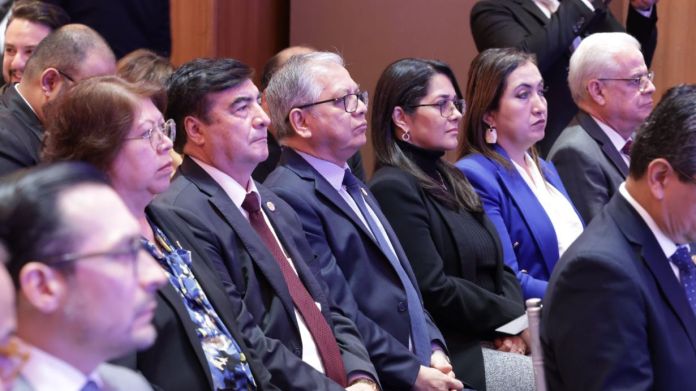 El grupo mayoritario de magistrados de la CSJ ha solicitado al presidente interino a que convoque a sesión extraordinaria para elegir al nuevo presidente. Foto La Hora: Corte Suprema de Justicia