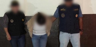 Autoridades capturan a Seleny Q., a quien se le atribuye el delito de abandono de niños y personas desvalidas. Foto: Ministerio Público (MP)