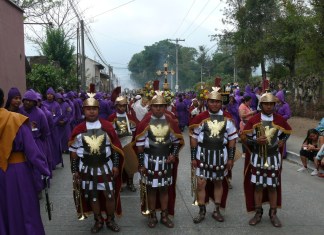 Romanos son parte del recorrido procesional del primer viernes de Cuaresma. Foto: Sergio Vásquez