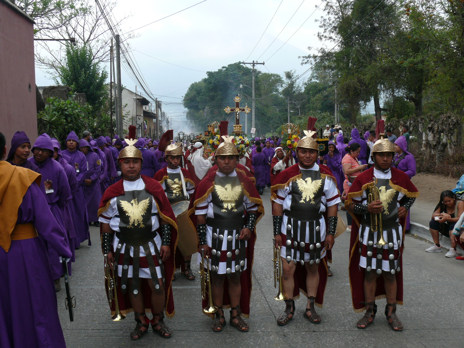Escuadrón de romanos forma parte del recorrido procesional. Foto: Sergio Vásquez