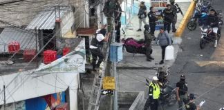 Con la desinstalación de las cámaras de videovigilancia, ahora la PNC busca ubicar los posibles centros de monitoreo de los grupos de pandillas que se presumen pertenecen al Barrio 18. Foto La Hora: PNC