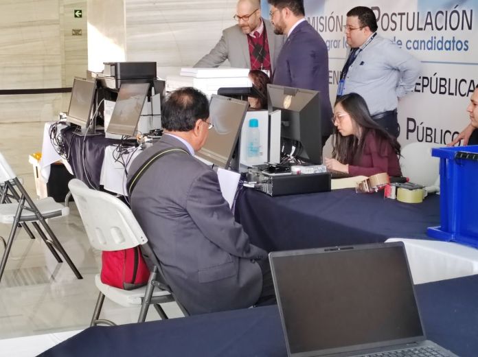 Postuladora MP Guatemal Visible La postuladora a Fiscal General y Jefe del MP comenzó este lunes 16 de febrero a atender, pero ningún profesional entregó expediente y solo solicitaron información. Foto La Hora: Guatemala Visible