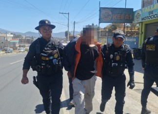 Presunto sicario capturado en Quetzaltenango tras herir a un ayudante de bus. Foto La Hora: Policía Nacional Civil (PNC)
