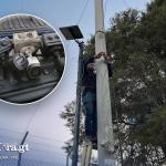 PNC retira cámaras clandestinas que se presume son utilizadas por terroristas del barrio 18 para controlar a los ciudadanos. Foto: La Hora/ PNC