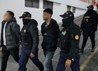 Presuntos robamotos fueron capturados en zona 7 de San Miguel Petapa. Foto: PNC