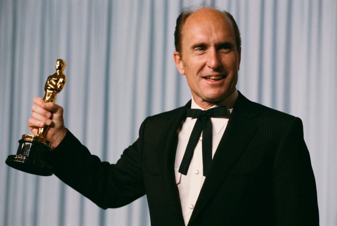 Robert Duvall El actor Robert Duvall, uno de los intérpretes más respetados y versátiles de Hollywood, falleció este domingo 15 de febrero a los 95 años.