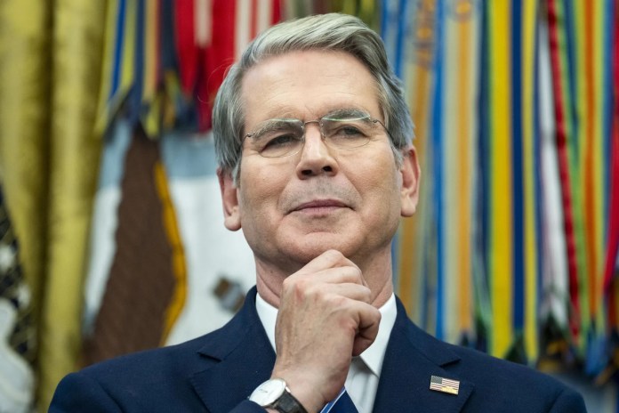 Scott Bessent, defendió este viernes que el presidente Donald Trump utilice la aplicación de aranceles como una herramienta de presión comercial.