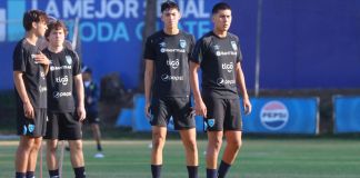 El grupo de jóvenes de la Selección Sub-20 de Guatemala suma su segundo día de entreno bajo la dirección de Sebastián Bini. Foto La Hora: Federación de Futbol de Guatemala