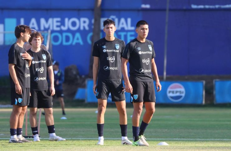El grupo de jóvenes de la Selección Sub-20 de Guatemala suma su segundo día de entreno bajo la dirección de Sebastián Bini. Foto La Hora: Federación de Futbol de Guatemala