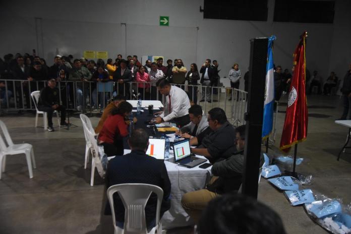 Tercera vuelta electoral para Cuerpos Electorales de la Facultad de Derecho donde la planilla vinculada a Arriaga y Mazariegos resulto electa