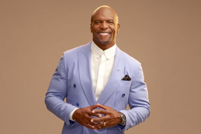 A más de 20 años, Terry Crews retoma el baile que marcó “¿Y dónde están las rubias?”.
