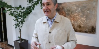 El eurodiputado español José Cepeda habla en una entrevista con EFE este jueves.