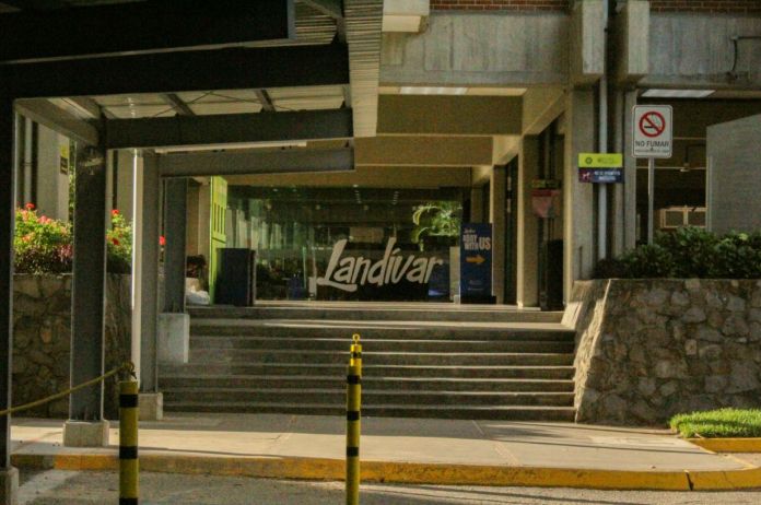 La Facultad de Ciencias Políticas y Sociales de la URL pide a la CC que resuelva con estricto apego a derecho para que los profesionales afines al CANG voten este 4 de febrero. Foto La Hora: URL