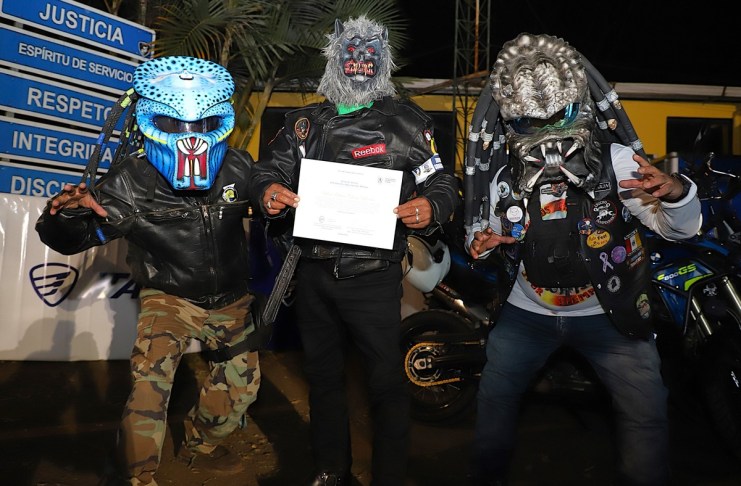 CIV capacita y juramenta a 112 Zorros Guardianes en seguridad vial. Foto La Hora: CIV.