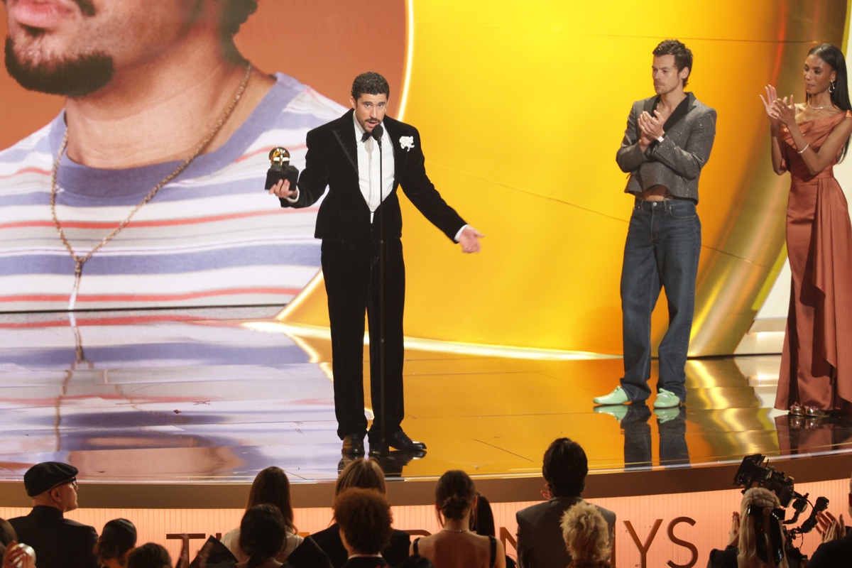 Bad Bunny hace historia y gana Álbum del Año en los Grammy 2