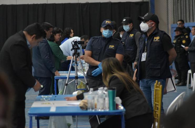 Abogados consultados por La Hora rechazaron la interferencia del MP en la elección del CANG por magistrados de la CC.