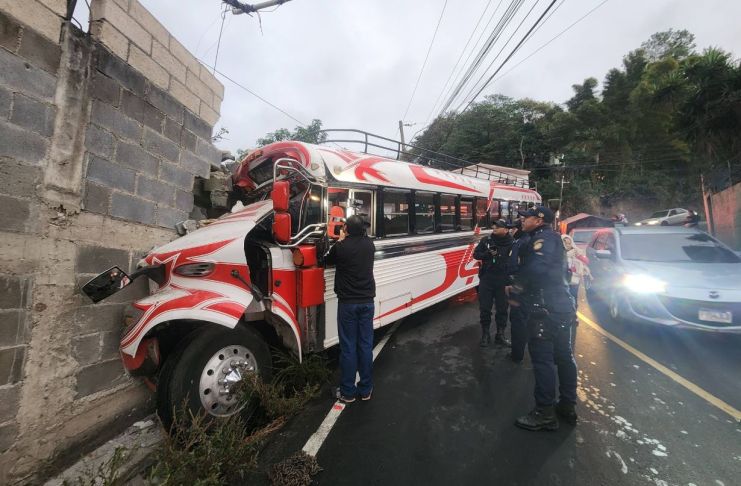 El exceso de velocidad y la pelea por pasajes son algunas de las causas que originan accidentes viales en el transporte extraurbano. Foto La Hora: Noticia Vg Noticia Vg