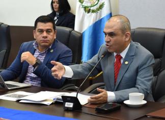 El viceministro de Gobernación, William Cameros, acude a citación del diputado José Chic por avances para el bloqueo de tecnología en las cárceles. Foto: La Hora / José Orozco