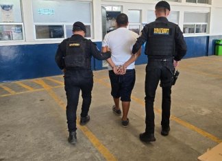 Nicaragüense es sorprendido con más de 5 mil paquetes de cigarrillos sin declarar.