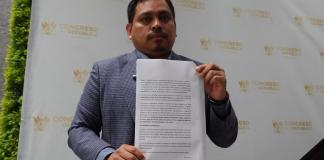 El diputado José Chic presenta querella contra la fiscal Consuelo Porras por adopciones ilegales. Foto: La Hora / Daniel Ramírez