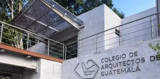 Integrantes de la planilla de oposición que busca competir por la integración del Cuerpo Electoral Universitario argumenta anomalías en su exclusión del proceso. Foto: La Hora/Facebook del Colegio de Arquitectos de Guatemala.