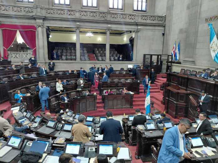 Los diputados conocen la designación de las presidencias de las comisiones para el presente periodo. Foto: La Hora